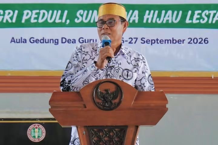 Hadiri Konferensi PGRI, Bupati Jarot Tekankan Pentingnya Peran Guru Support Program Sumbawa Hijau Lestari
